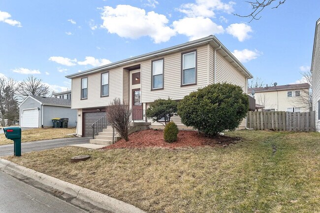 Photo - 572 Oswego Dr