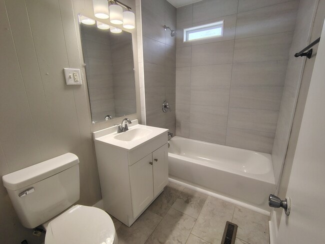 Photo - 912 Hayes Ave