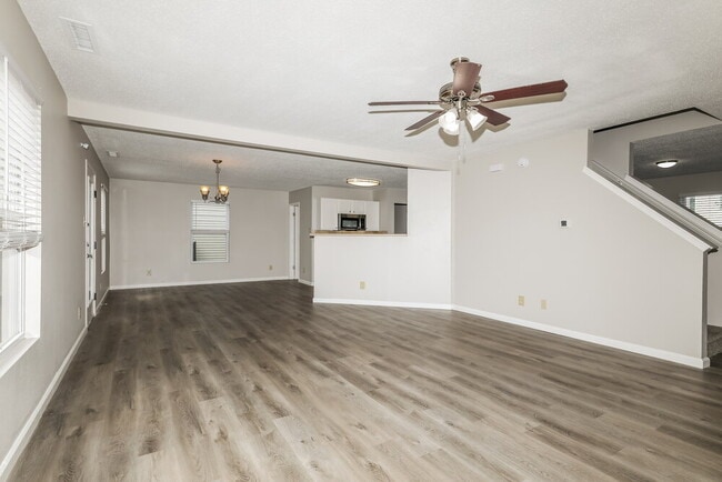 Photo - 6336 Alonzo Dr