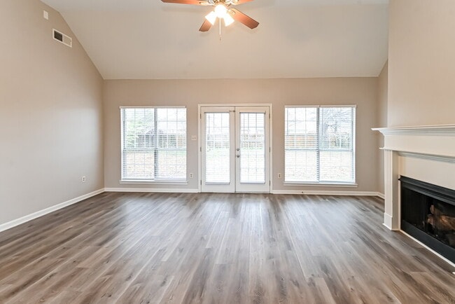 Photo - 7376 Wendy Way