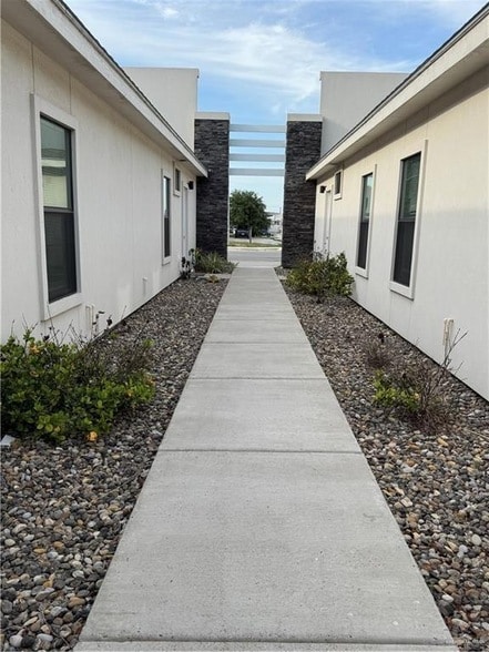 Photo - 2022 Summerland Ln Unit 4