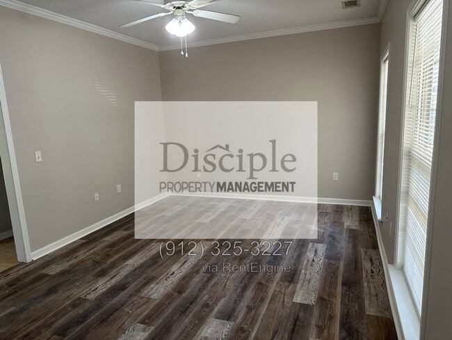 Photo - 29 Brisbon Hall Ln