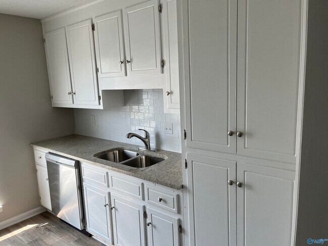 Photo - 2602 Wynterhall Rd SE Unit C