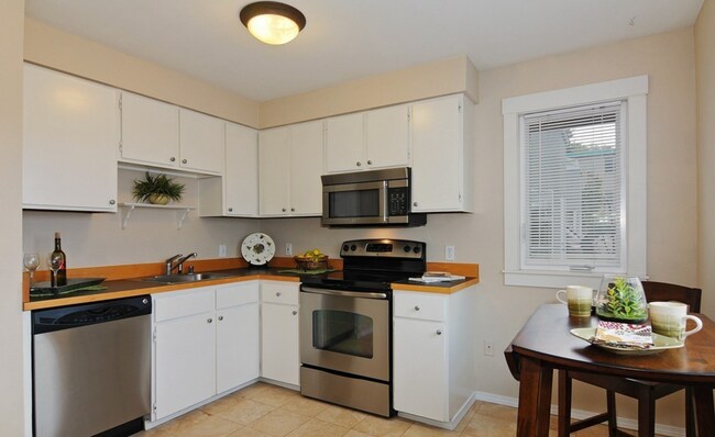 Photo - 3626 14th Ave W Unit 204