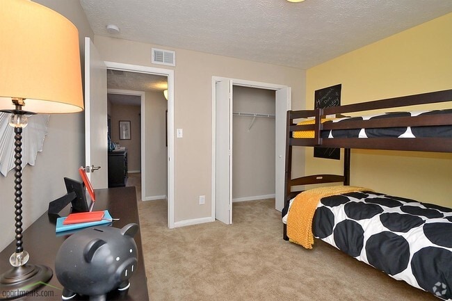 Bedroom - Bedford Park Apartments