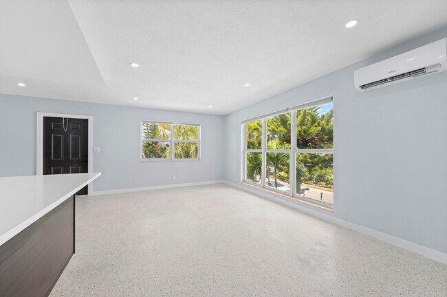 Photo - 3220 NE 7th St