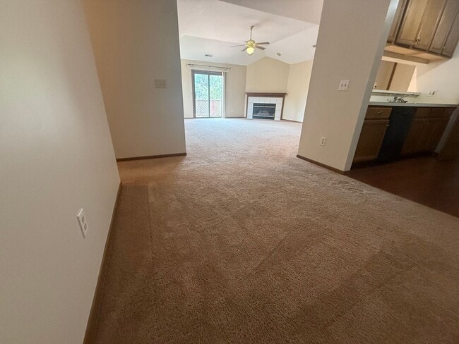 Photo - 2-Bedrom Condo Apartment in Broadview Hts!!