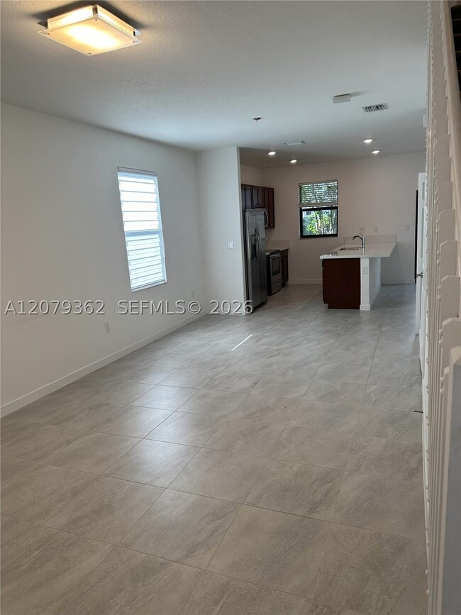 1602 SW 28th Ct