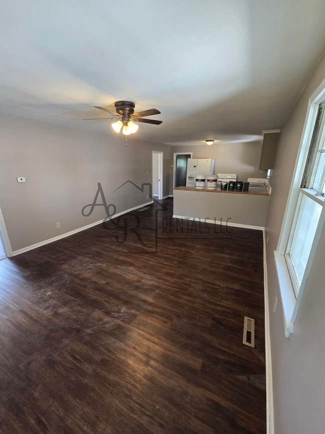 Photo - 717 W Kansas St