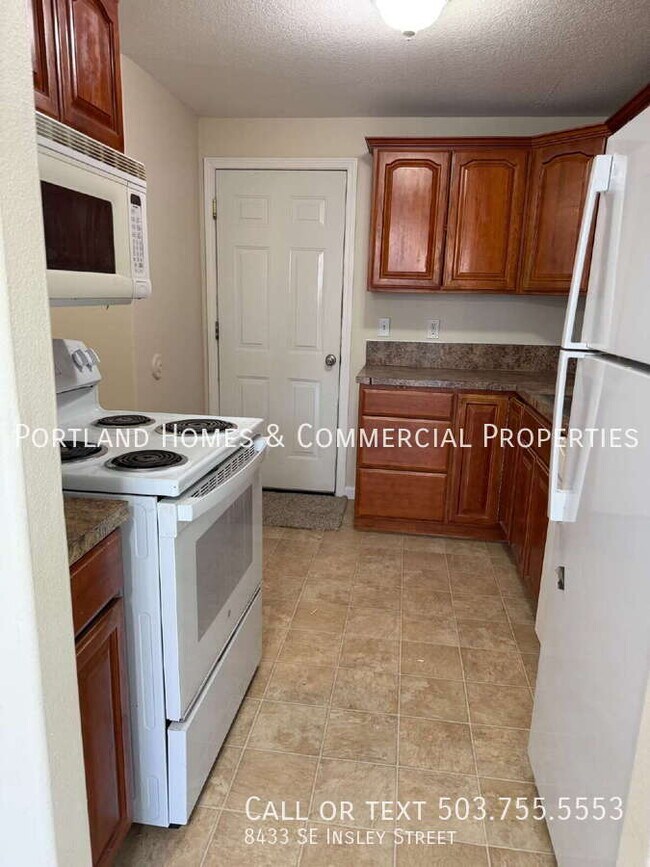 Photo - 8433 SE Insley St