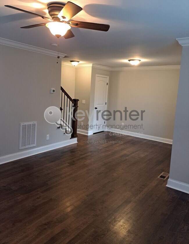 Photo - 3583 Crompton St