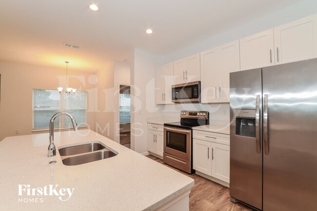 Photo - 1050 E Lombardy Dr