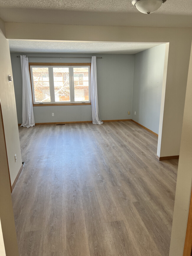 Dining and Living Room - 620 Oak Park Ln Townhome