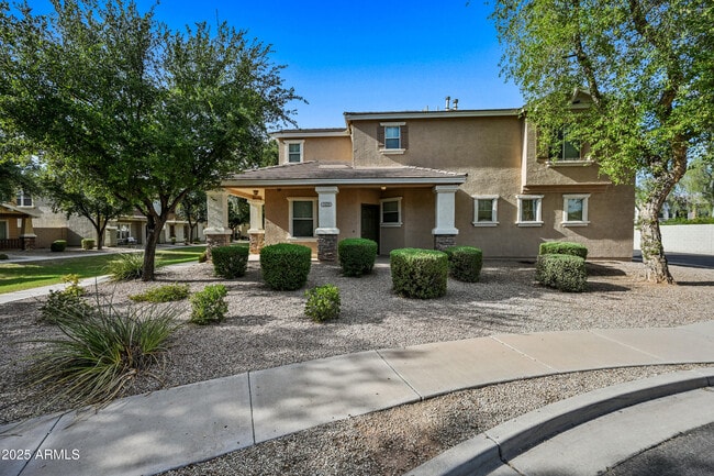 Photo - 1528 S Roadrunner Dr House