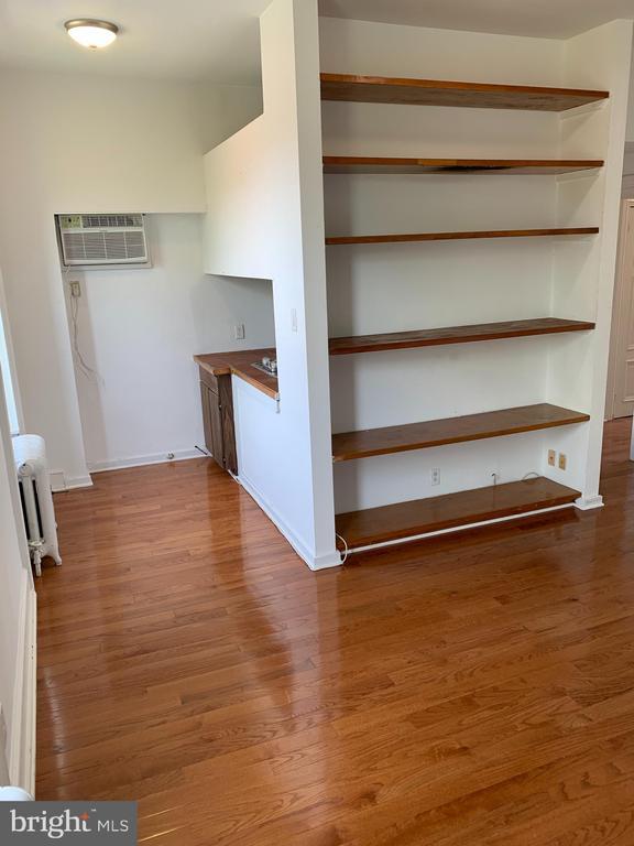 Photo - 1916 Spring Garden St