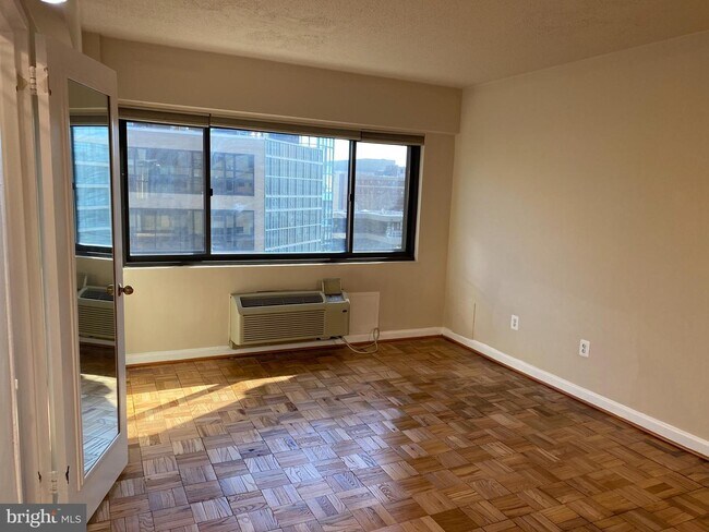 Photo - 2141 I St NW Unit 806