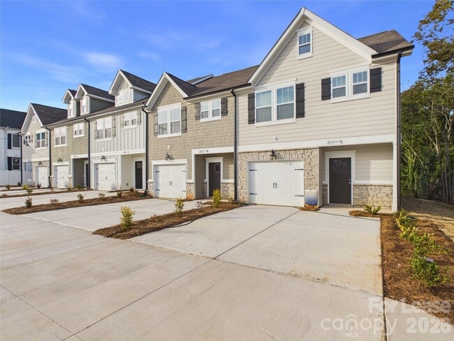Photo - 311 E King St