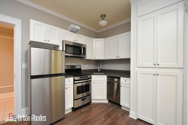 Photo - 820 W Lakeside Pl Unit A00C