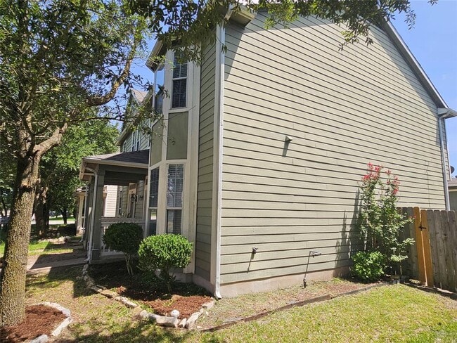 Photo - 18749 Golden Eagle Way