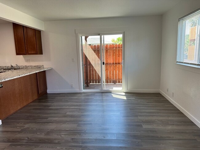 Photo - 835 Lakeside Dr Unit 1