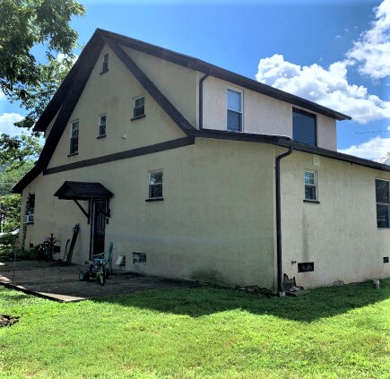 Side Patio - 2439 2nd St Unit B