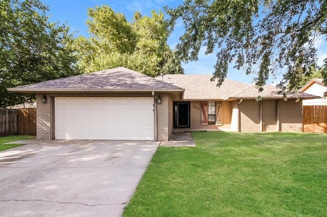 Building Photo - 10101 Mamus Ln