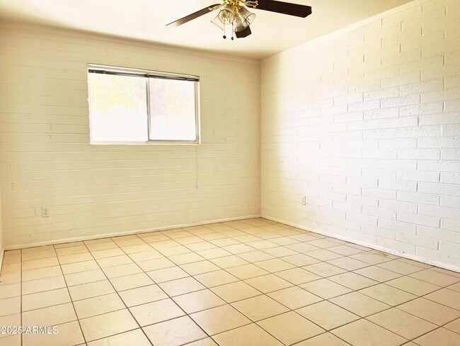 Photo - 1240 W Dunlap Ave Apartment Unit 8