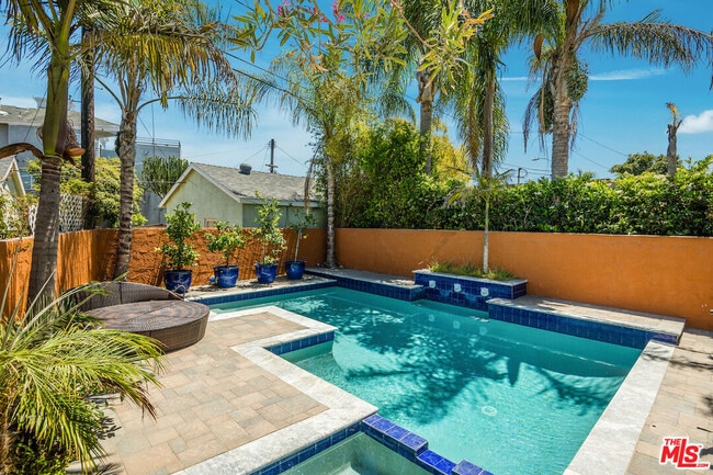 Photo - 224 Sunridge St