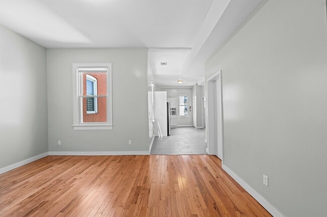 Building Photo - 340 7th St Unit 3 Rental