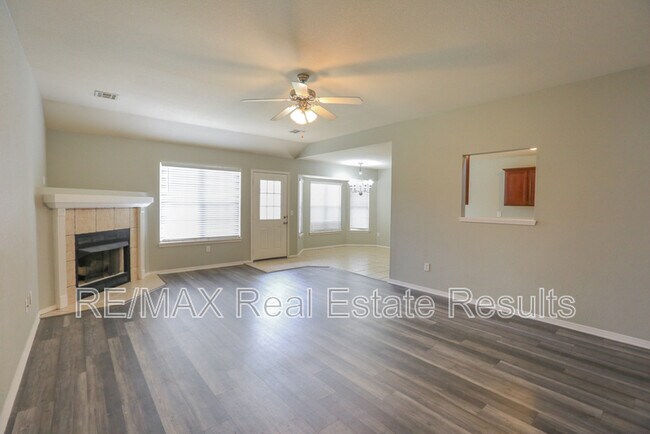 Photo - 1907 SW Columbus Rd