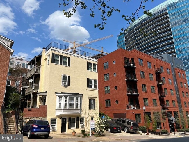 Building Photo - 1501 Key Blvd Unit 3 Rental
