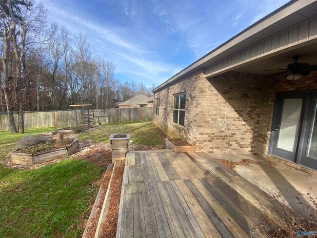 Photo - 102 Oak Path Ln