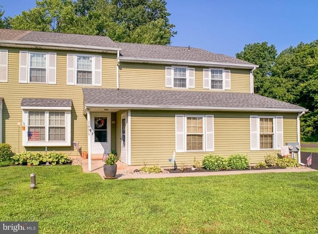 Photo - 1691B Bluebird Dr