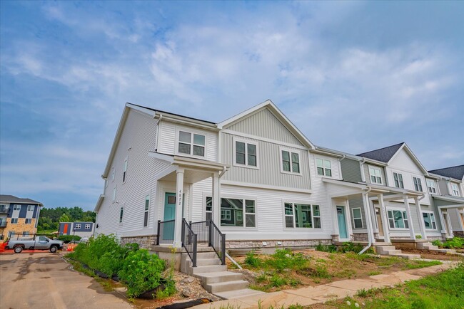 Building Photo - 4866 Suelo Rd