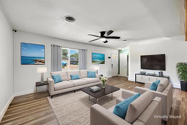 Photo - 404 E Alexander Ln