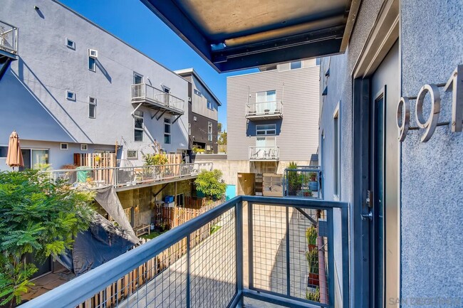 Photo - 991 Sigsbee St Unidad 991