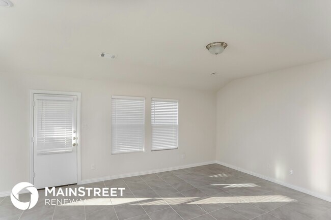 Photo - 525 Janette Ct