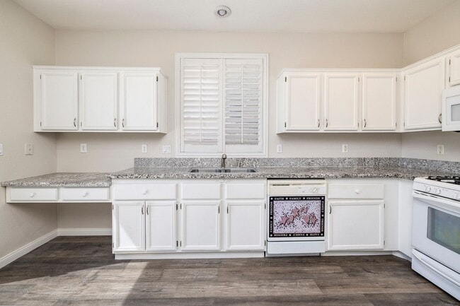 Photo - Single Story Home @ Buffalo/Desert Inn  1 Story - 2 Bedrooms + Den