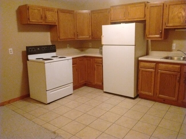 Building Photo - 300 Locust St SE Unit 1