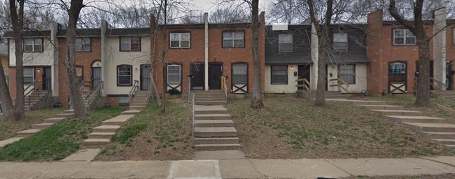 Building Photo - 2834 E 10th St