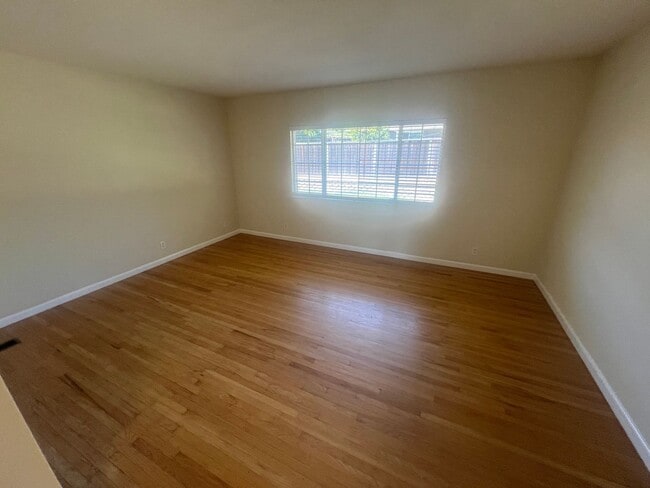 Photo - Spacious 4 bed 2 bath home in Fremont. Exc...