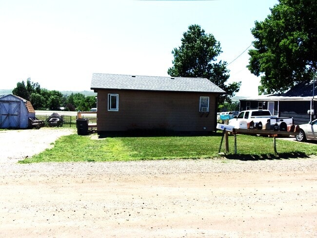 Building Photo - 223 Country Rd Rental