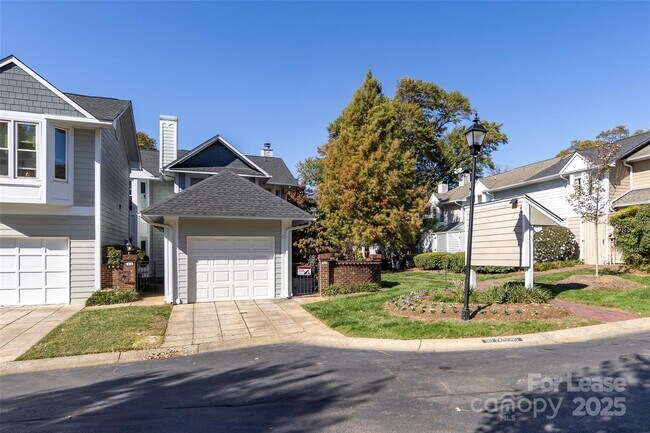 Photo - 412 Clarkson Green St