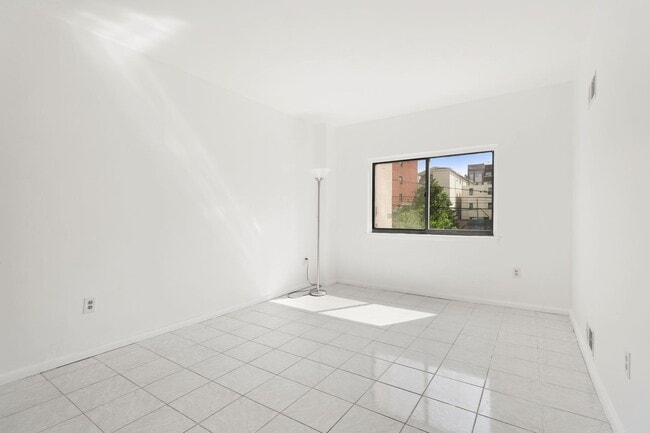 Photo - 318 38th St Unit 204