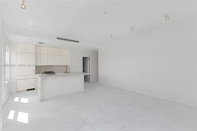 Photo - 2421 Lake Pancoast Dr Unit 7A