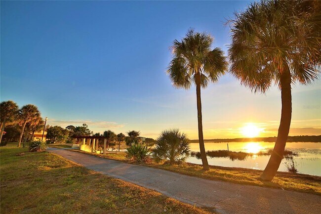 Photo - 10260 Turkey Lake Rd Unidad 149