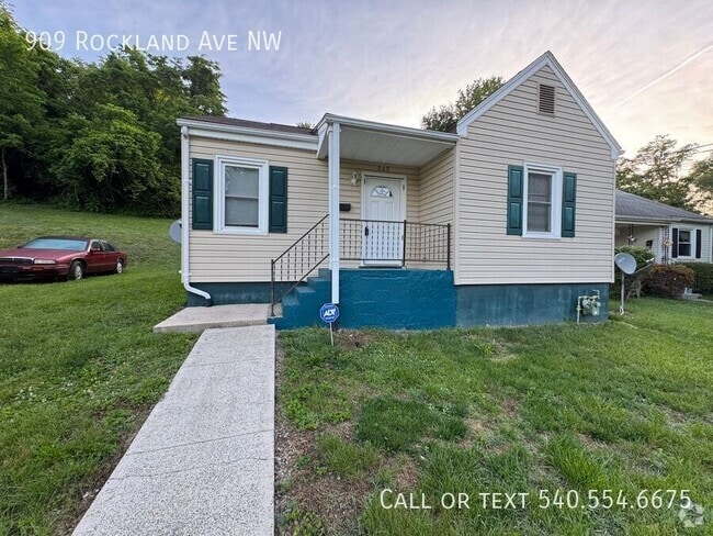 Building Photo - 909 Rockland Ave NW Rental