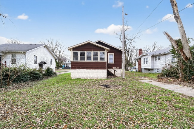 Photo - 830 N 83rd St