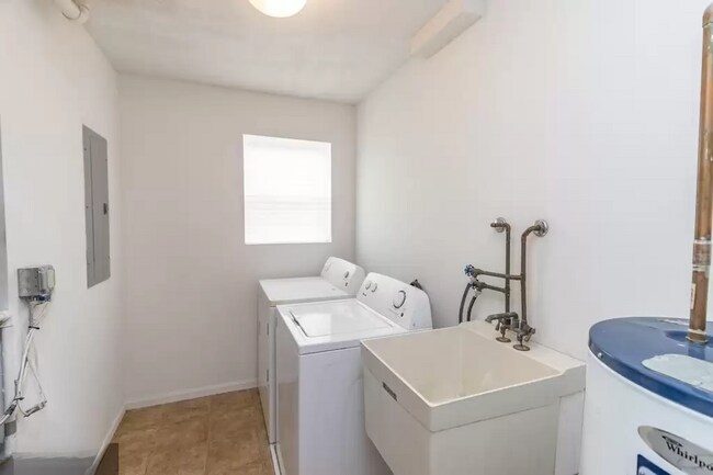 Photo - 1522 Albemarle St