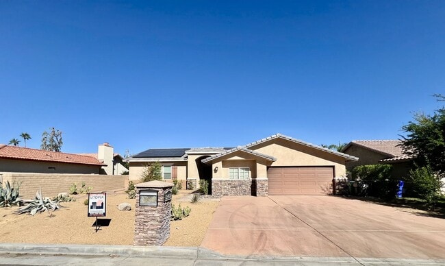 Building Photo - AVAILABLE NOW! GORGEOUS 4 Bedroom 2 Bathroom Home in Palm Desert!
